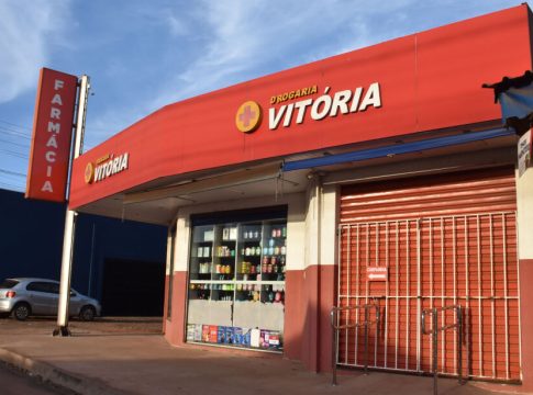 Grupo pode ter lucrado milhões em compra superfaturada de remédios