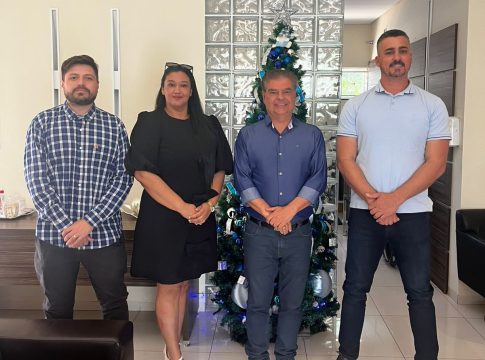 Senador Nelsinho atende vereadores Léo, Adriana e Mortene e destina R$ 500 mil para Saúde na Aldeia