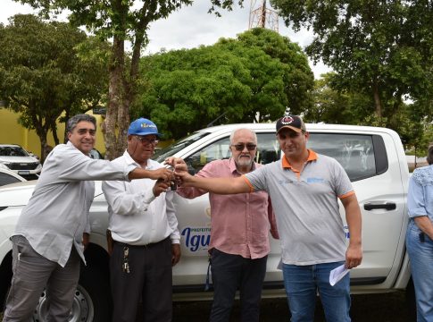 Secretaria de Obras recebe caminhonete 0KM para atender demandas do setor em Iguatemi