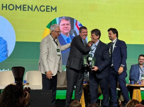 Ao lado de Tarcísio, Riedel diz que MS tem papel estratégico para setor sucroenergético