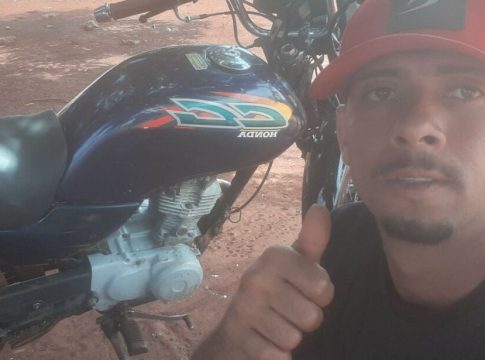 Acidente entre caminhão e moto deixa um morto na BR-262