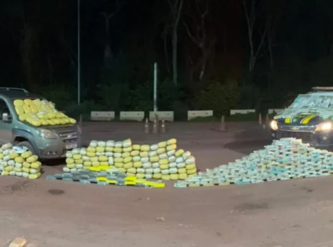 Passageiro pula de carro em movimento durante fuga com quase 1 tonelada de drogas