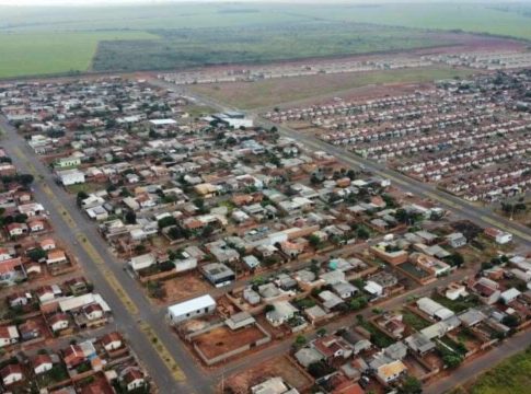 Após bebedeira, homem é encontrado morto com perfuração de faca no pescoço em Naviraí