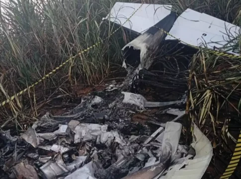 Avião cai em usina e piloto de MS morre carbonizado