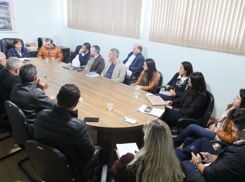 Governo de Mundo Novo realiza reunião administrativa para alinhamento do orçamento 2026