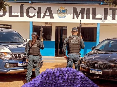 Eldorado – Polícia Militar prende mulher com mais de 200 kg de maconha em veículo alugado