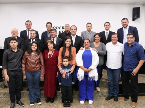 Câmara de Mundo Novo aprova projetos em sessão marcada por forte emoção e homenagens ao Dr. José Carlos da Silva