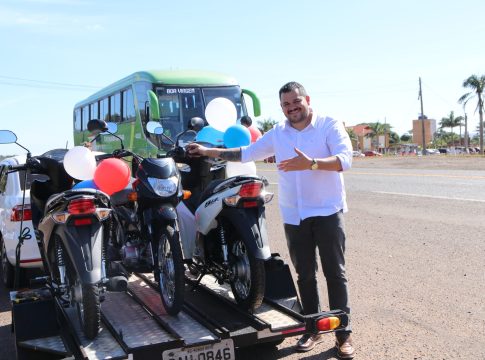 MUNDO NOVO: Lídio Lopes e vereador Jader entregam 3 motos para Saúde