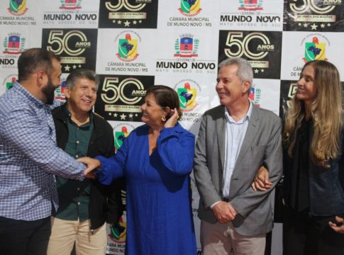 MUNDO NOVO: multidão e autoridades na abertura da Festa das Nações