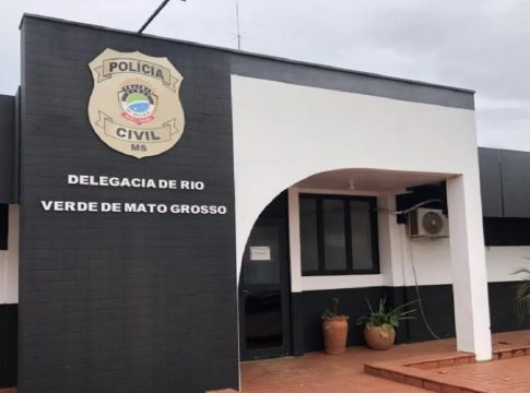 Vítima desmaia ao dar de cara com ex que invadiu sua casa em Rio Verde