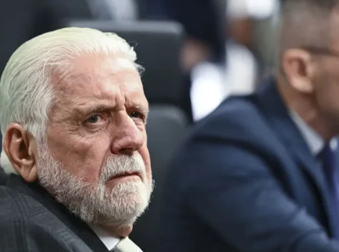 Senador Jaques Wagner, líder do governo, é alvo de operação no caso Master