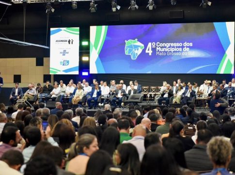 Primeiro dia do Congresso dos Municípios reúne lideranças e coloca desenvolvimento, sustentabilidade e educação no centro do debate