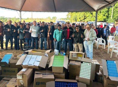 Malaquias, Geraldo Resende e vereadores entregam R$ 150 mil em medicamentos em Japorã