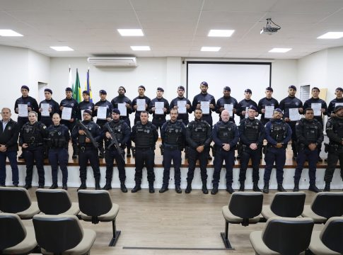 Novos guardas municipais tomam posse e reforçam efetivo da segurança pública em Guaíra