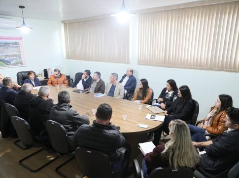 Governo de Mundo Novo concede reajuste salarial e aumento do auxílio-alimentação