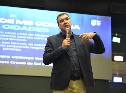 Riedel encerra programação do 4º Congresso dos Municípios de MS com defesa do fortalecimento dos municípios e parceria com a Assomasul