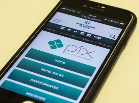 BC retira teto de R$ 500 para Pix por aproximação