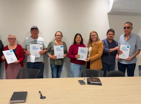 Prefeitura de Itaquiraí entrega mais uma remessa de títulos definitivos aos moradores da Área dos Tenórios