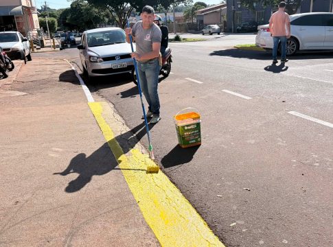 Avenida Brasil recebe revitalização da sinalização viária