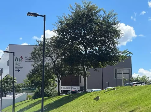 Explosão ao acender churrasqueira com álcool mata menino de 3 anos