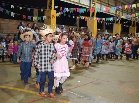 Em noite de alegria e tradição, festa julina movimenta comunidade escolar no Assentamento Auxiliadora