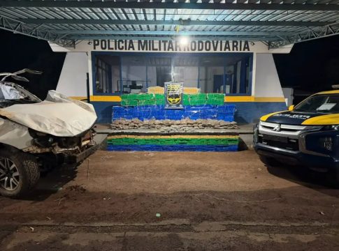 Motorista morre após capotar caminhonete com 1,8 tonelada de drogas em Amambai