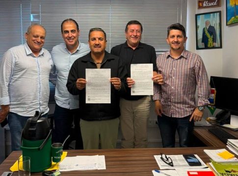 Governo de Mundo Novo e Incra assinam autorização para abertura de estrada no Assentamento Pedro Ramalho