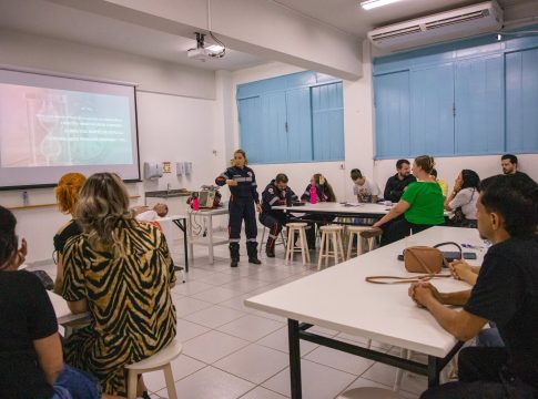 UPA Guaíra promove capacitação em emergências cardiológicas e amplia qualificação das equipes de saúde