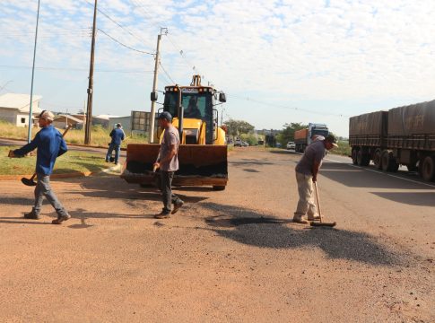 Governo de Mundo Novo dá continuidade à operação tapa-buracos
