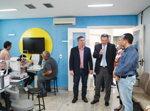 Senador Nelsinho Trad garante recursos federais para 10 mil procedimentos oftalmológicos em Campo Grande
