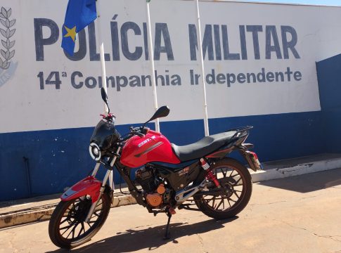 Homem preso por conduzir moto com motor furtado