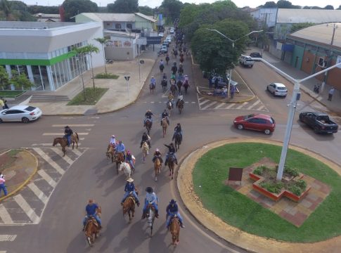 1ª Cavalgada do CPLFT 2026 reuniu mais de 150 cavaleiros e amazonas de várias faixas etárias em Iguatemi