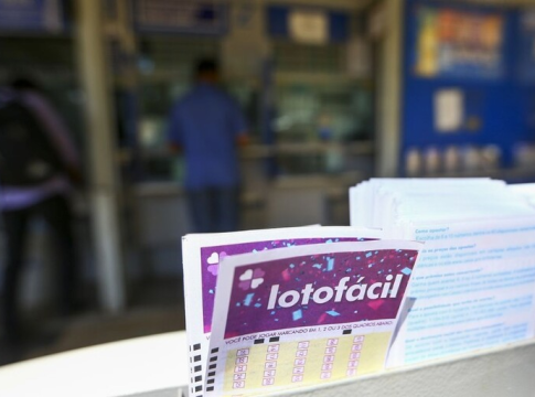 Bolão de Eldorado acerta 15 dezenas e leva meio milhão com a Lotofácil