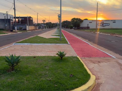 Reforma da Avenida Mato Grosso segue com pintura da pista de caminhada