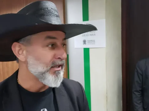 Na Alems, Juliano Ferro reforça apoio a Vander Loubet