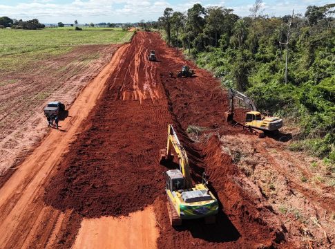 Estrada que liga Itaquiraí a cinco assentamentos está recebendo readequação