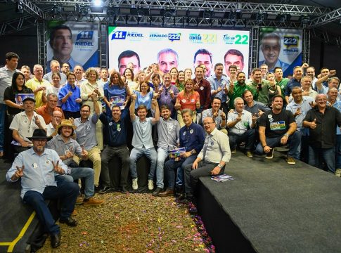 Em reunião, 77 dos 79 prefeitos declaram apoio a Riedel e Reinaldo