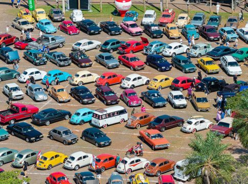 Confira alguns registros do 2º Encontro de Carros Antigos, realizado no Centro Náutico Marinas
