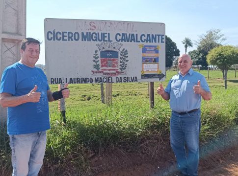 De olho em cada detalhe: visita acompanha preparação das caixas de hidrômetros no Cícero Miguel Cavalcante