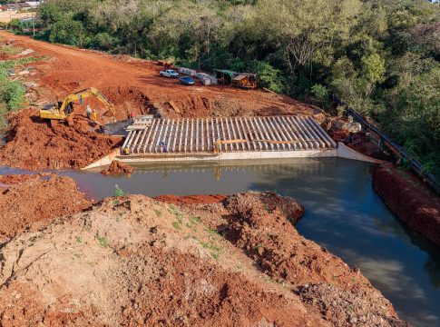Nova ligação entre os bairros São José e Vila Alta avança com obra de ponte e infraestrutura viária