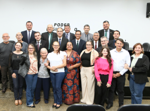Câmara Municipal aprova projetos que homenageiam pioneiros