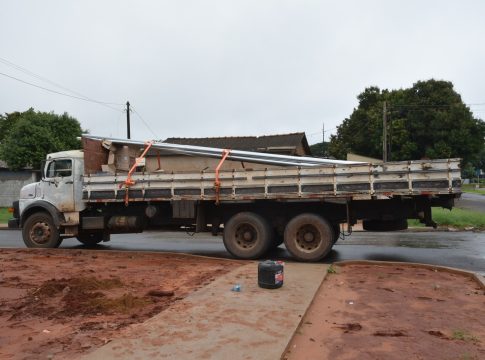 PREFEITURA DE IGUATEMI ESTÁ IMPLANTANDO ILUMINAÇÃO PÚBLICA NA AVENIDA LINDOLFO MARTINS FARIAS.