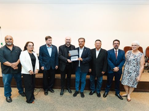 Senador Nelsinho Trad recebe homenagem de médicos e dentistas e destaca investimentos na saúde de Campo Grande