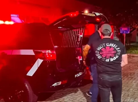 Mulher dirige para ajudar amigo bêbado, mas acaba abusada por ele em Campo Grande