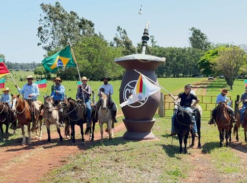 CTG de Mundo Novo celebra a Semana Farroupilha com cavalgada e almoço