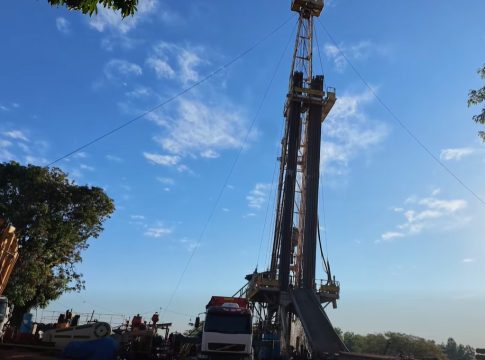 Super Poço de Mundo Novo chega a 1.650 metros de profundidade e registra chegada de água