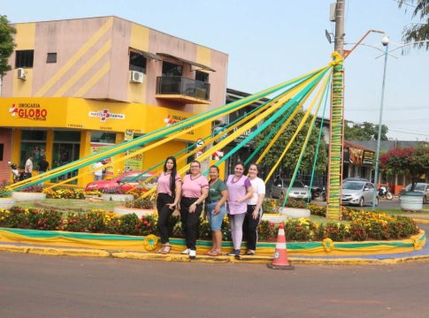 Rotatórias de Mundo Novo ganham decoração especial para a Semana da Pátria