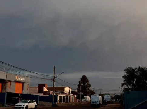Após calorão de 48ºC, MS entra na rota de temporais com rajadas de vento e granizo