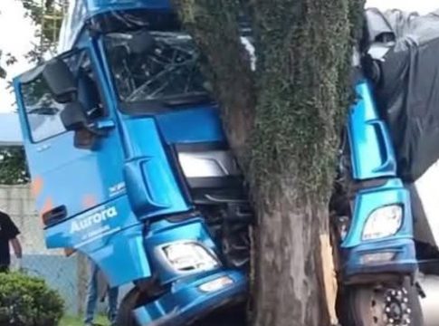 Caminhoneiro morre após sofrer mal súbito enquanto estava ao volante