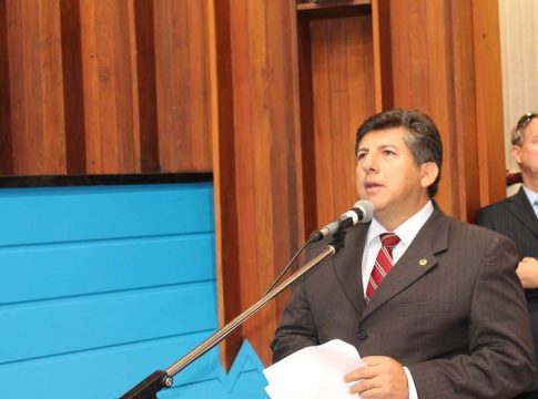 Lidio Lopes é autor da Lei Estadual que autoriza a visita de animais de estimação a pacientes internados levando carinho e bem-estar